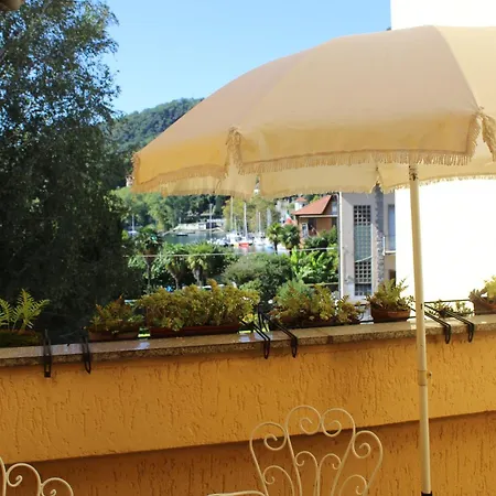 Il Porticciolo Apartment *